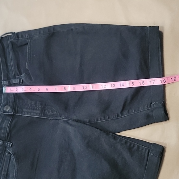 SO Size Jrs 15 / 32 Black Low Rise Bermuda Denim Shorts, Cuffed Hem, Gently Used - Picture 5 of 11